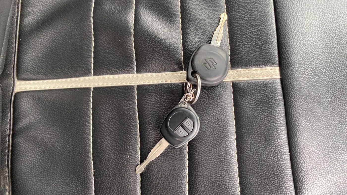 2016 Maruti Swift VXI, Petrol, Manual, 52,736 km, Key Close Up