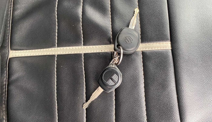 2016 Maruti Swift VXI, Petrol, Manual, 52,736 km, Key Close Up