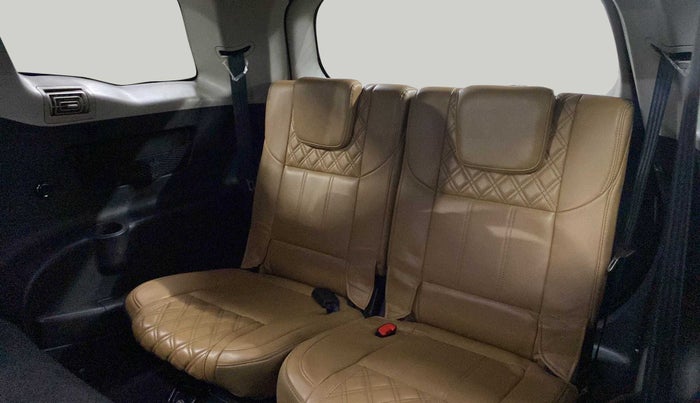 2018 Mahindra XUV500 W11 (O) AWD, Diesel, Manual, 76,444 km, Third Seat Row ( optional )