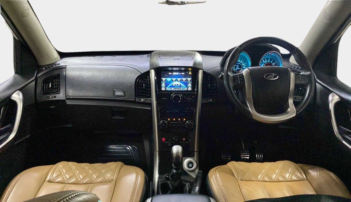 2018 Mahindra XUV500 W11 (O) AWD, Diesel, Manual, 76,444 km, Dashboard