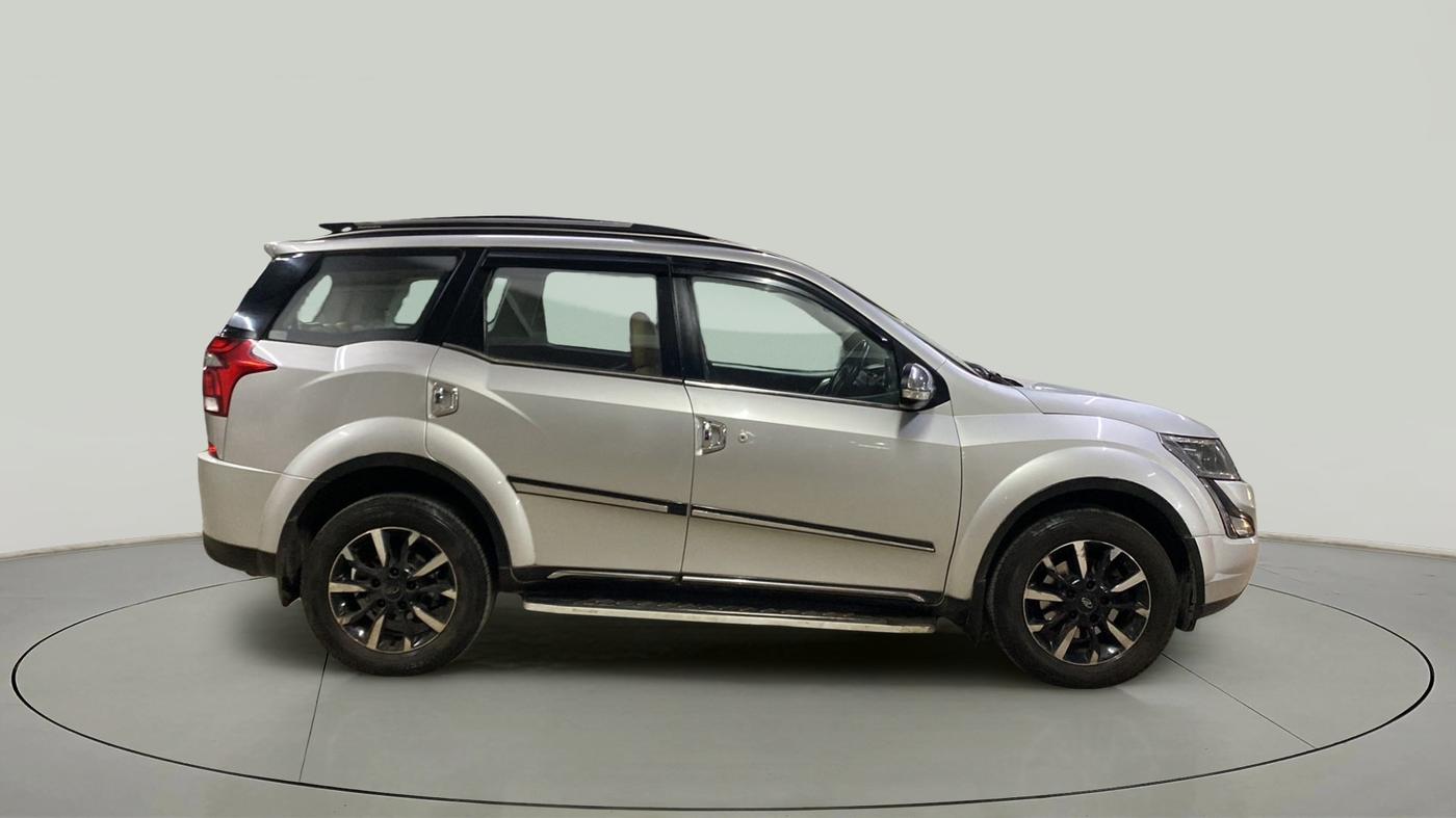 2018 Mahindra XUV500 W11 (O) AWD, Diesel, Manual, 76,444 km, Right Side View