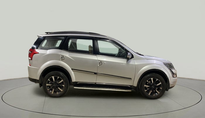 2018 Mahindra XUV500 W11 (O) AWD, Diesel, Manual, 76,444 km, Right Side View