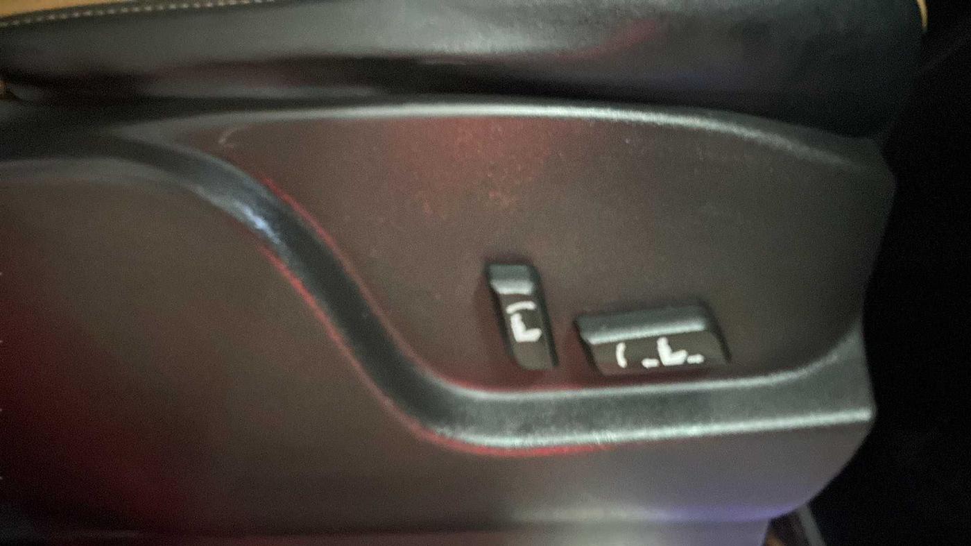 2018 Mahindra XUV500 W11 (O) AWD, Diesel, Manual, 76,444 km, Driver Side Adjustment Panel
