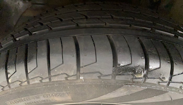 2019 Hyundai Elite i20 ASTA (O) CVT, Petrol, Automatic, 45,990 km, Right Rear Tyre Tread