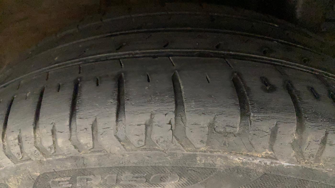 2019 Hyundai Elite i20 ASTA (O) CVT, Petrol, Automatic, 45,990 km, Left Rear Tyre Tread