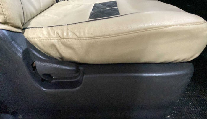 2015 Maruti Wagon R 1.0 VXI, Petrol, Manual, 56,101 km, Driver Side Adjustment Panel