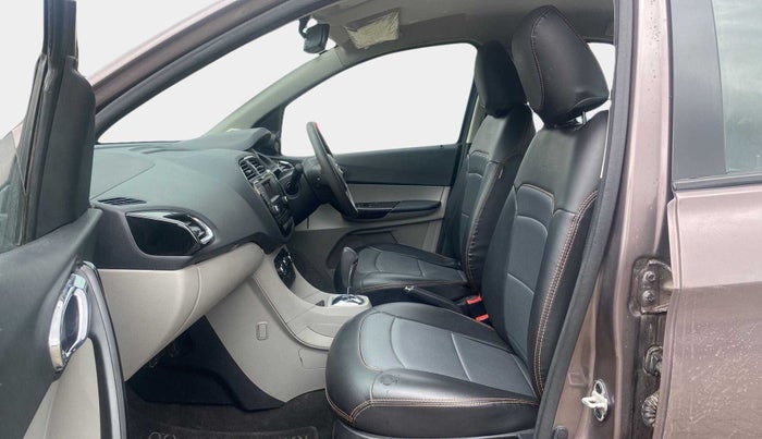 2017 Tata Tiago XZA PETROL, Petrol, Automatic, 54,430 km, Right Side Front Door Cabin