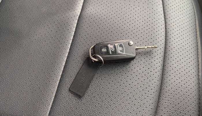 2017 Tata Tiago XZA PETROL, Petrol, Automatic, 54,430 km, Key Close Up