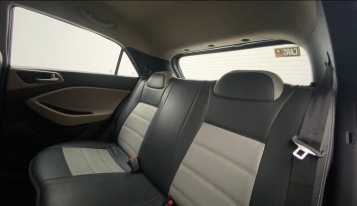 2020 Hyundai Elite i20 SPORTZ PLUS 1.2, Petrol, Manual, 40,065 km, Right Side Rear Door Cabin
