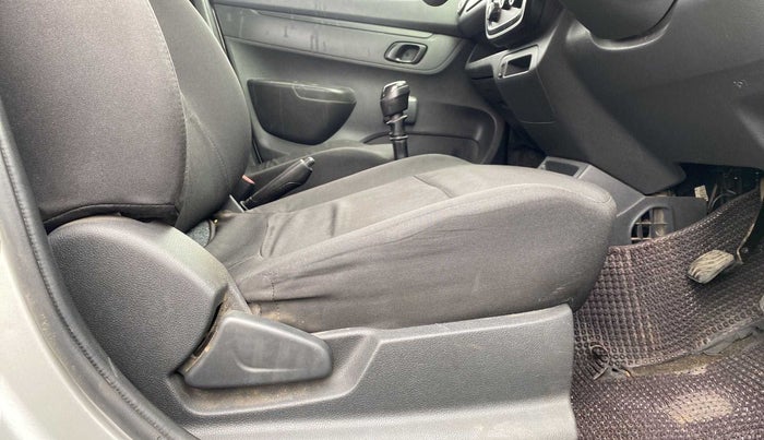 2016 Renault Kwid RXL, Petrol, Manual, 79,243 km, Driver Side Adjustment Panel