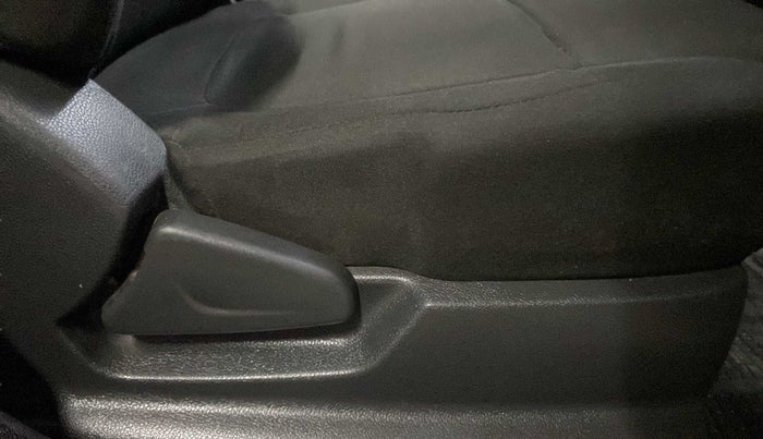 2016 Renault Kwid RXT 0.8 (O), Petrol, Manual, 1,03,116 km, Driver Side Adjustment Panel