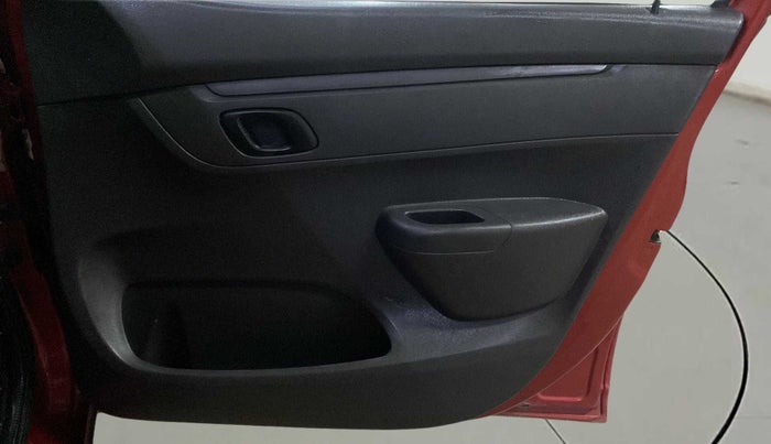 2016 Renault Kwid RXT 0.8 (O), Petrol, Manual, 1,03,116 km, Driver Side Door Panels Control