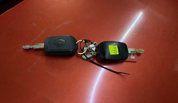2016 Renault Kwid RXT 0.8 (O), Petrol, Manual, 1,03,116 km, Key Close Up
