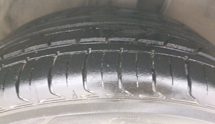 2014 Toyota Corolla Altis VL CVT PETROL, Petrol, Automatic, 47,774 km, Right Front Tyre Tread