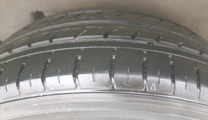 2014 Toyota Corolla Altis VL CVT PETROL, Petrol, Automatic, 47,774 km, Left Rear Tyre Tread