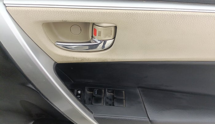 2014 Toyota Corolla Altis VL CVT PETROL, Petrol, Automatic, 47,774 km, Driver Side Door Panels Control