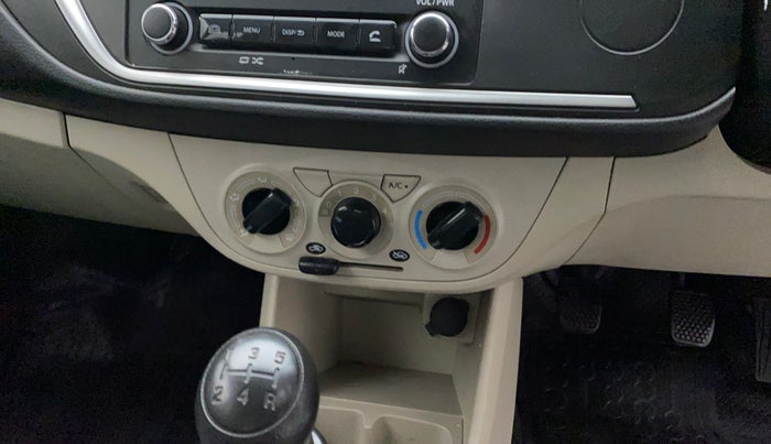 2019 Maruti Alto VXI, Petrol, Manual, 24,657 km, AC Unit - Directional switch has minor damage