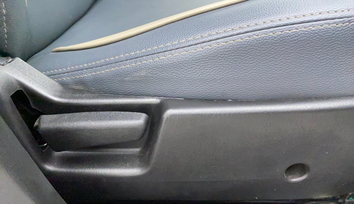 2019 Maruti Alto VXI, Petrol, Manual, 24,657 km, Driver Side Adjustment Panel