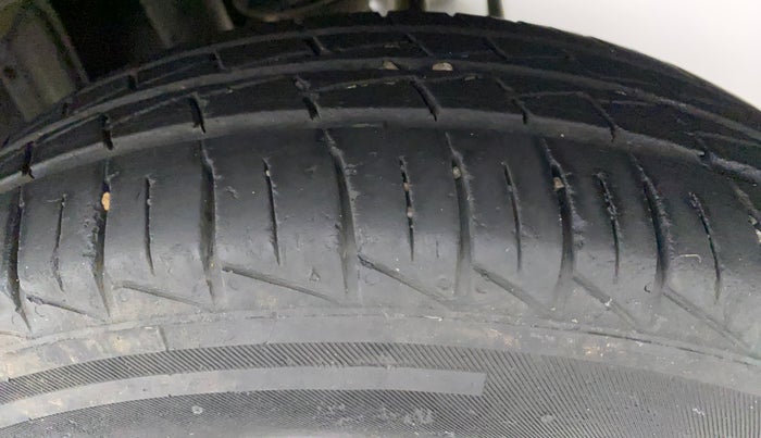 2019 Maruti Alto VXI, Petrol, Manual, 24,657 km, Left Rear Tyre Tread