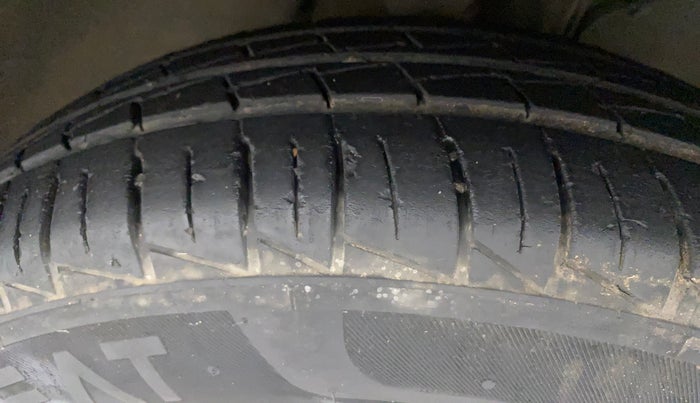 2019 Maruti Alto VXI, Petrol, Manual, 24,657 km, Right Front Tyre Tread