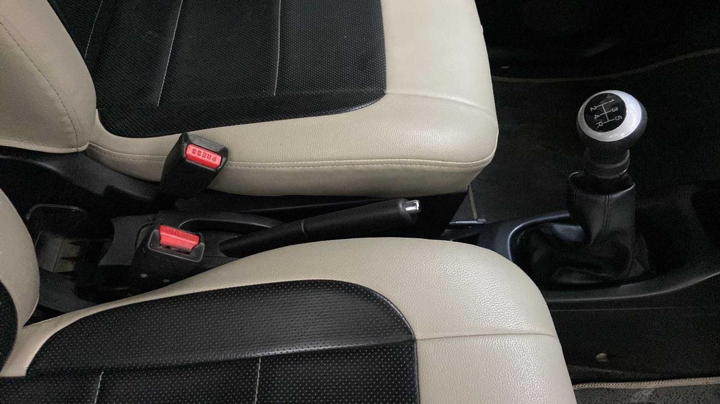 2017 Maruti Wagon R 1.0 VXI, Petrol, Manual, 43,683 km, Gear Lever
