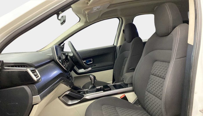 2021 Tata Safari XT PLUS, Diesel, Manual, 42,072 km, Right Side Front Door Cabin