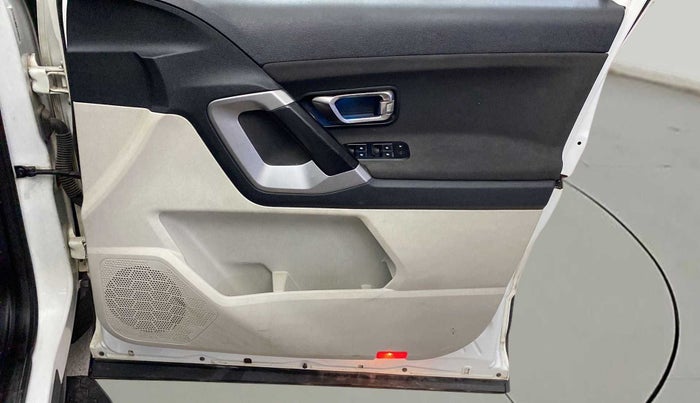 2021 Tata Safari XT PLUS, Diesel, Manual, 42,072 km, Driver Side Door Panels Control