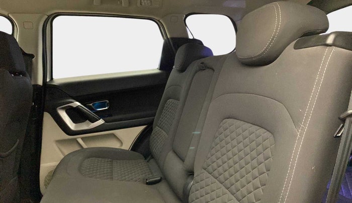 2021 Tata Safari XT PLUS, Diesel, Manual, 42,072 km, Right Side Rear Door Cabin