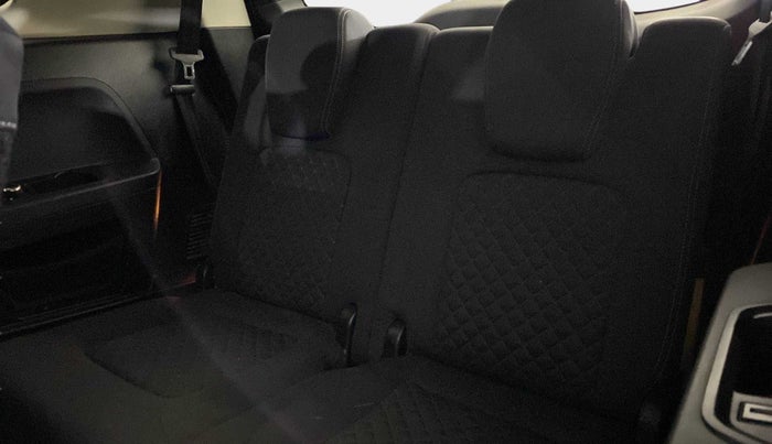 2021 Tata Safari XT PLUS, Diesel, Manual, 42,072 km, Third Seat Row ( optional )