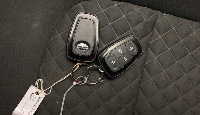 2021 Tata Safari XT PLUS, Diesel, Manual, 42,072 km, Key Close Up