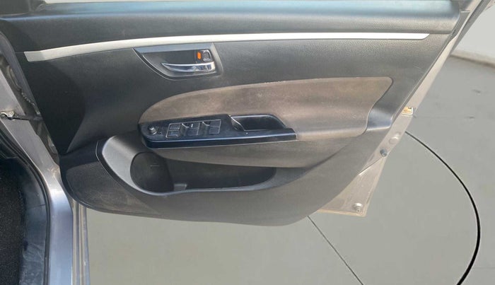 2016 Maruti Swift VXI, Petrol, Manual, 67,598 km, Driver Side Door Panels Control