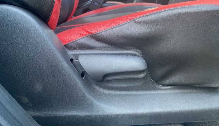 2016 Maruti Swift VXI, Petrol, Manual, 67,598 km, Driver Side Adjustment Panel