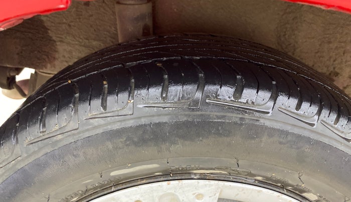 2012 Honda Brio S MT, Petrol, Manual, 97,925 km, Right Rear Tyre Tread