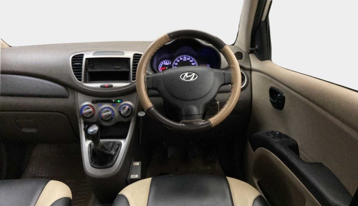 2016 Hyundai i10 MAGNA 1.1, Petrol, Manual, 41,176 km, Steering Wheel Close Up