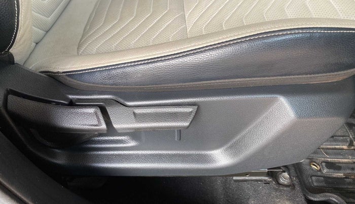 2022 KIA SONET HTX PLUS 1.5, Diesel, Manual, 41,591 km, Driver Side Adjustment Panel