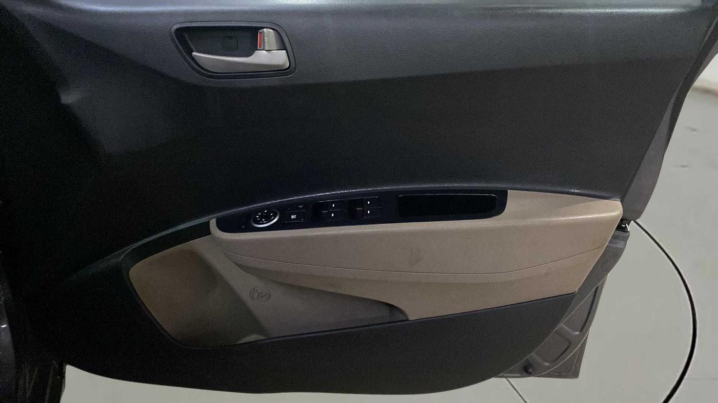 2015 Hyundai Grand i10 ASTA AT 1.2 KAPPA VTVT, Petrol, Automatic, 54,671 km, Driver Side Door Panels Control