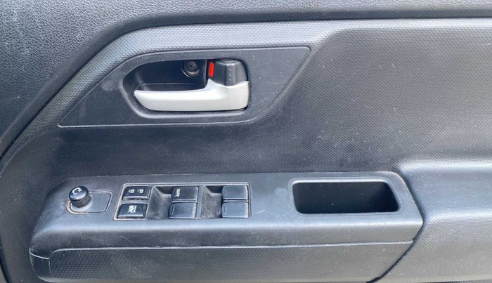 2022 Maruti New Wagon-R VXI 1.0, Petrol, Manual, 20,455 km, Driver Side Door Panels Control