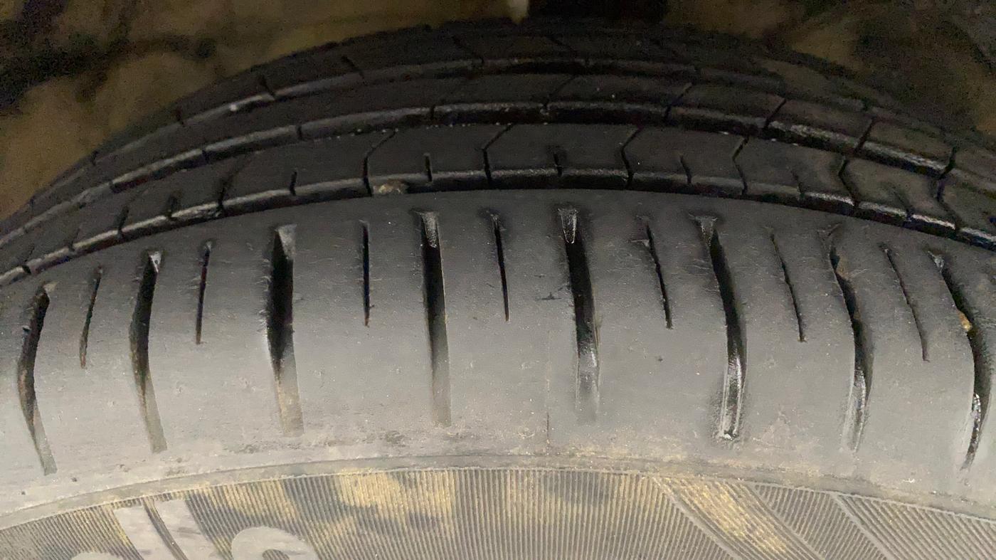 2020 Toyota Glanza G, Petrol, Manual, 13,430 km, Right Front Tyre Tread