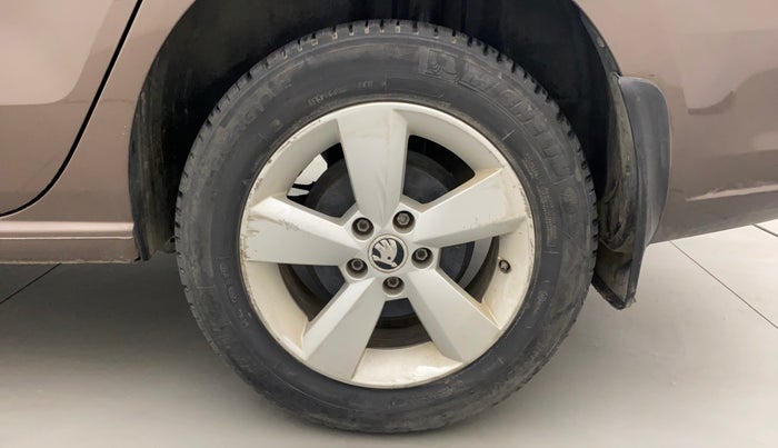 2015 Skoda Rapid 1.5 TDI CR ELEGANCE AT, Diesel, Automatic, 73,609 km, Left Rear Wheel