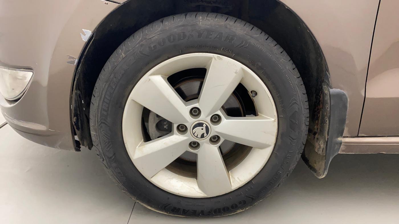 2015 Skoda Rapid 1.5 TDI CR ELEGANCE AT, Diesel, Automatic, 73,609 km, Left Front Wheel