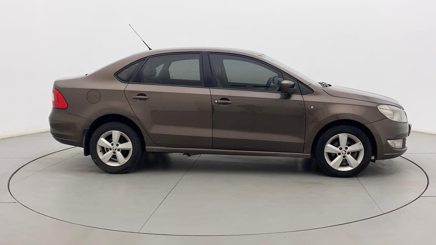 2015 Skoda Rapid 1.5 TDI CR ELEGANCE AT, Diesel, Automatic, 73,609 km, Right Side View