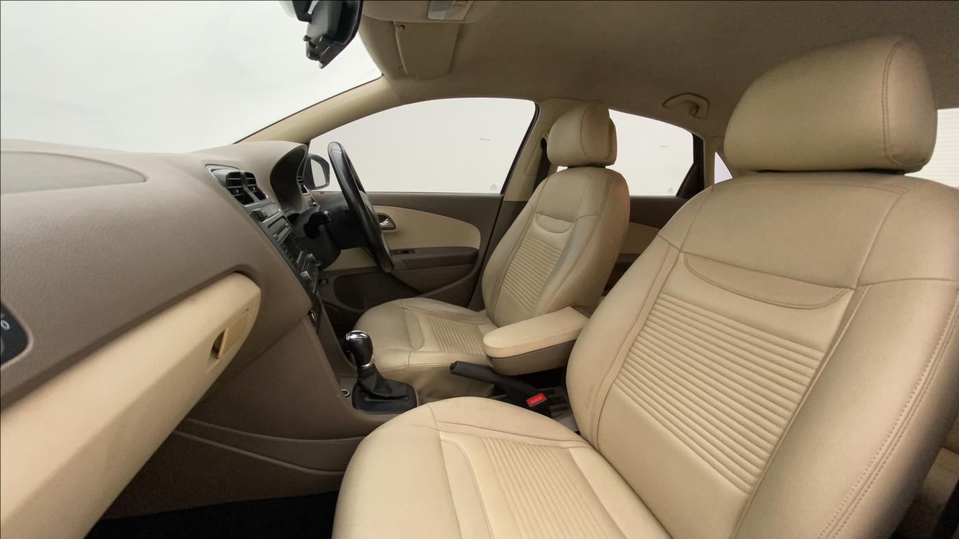 2015 Skoda Rapid 1.5 TDI CR ELEGANCE AT, Diesel, Automatic, 73,609 km, Right Side Front Door Cabin