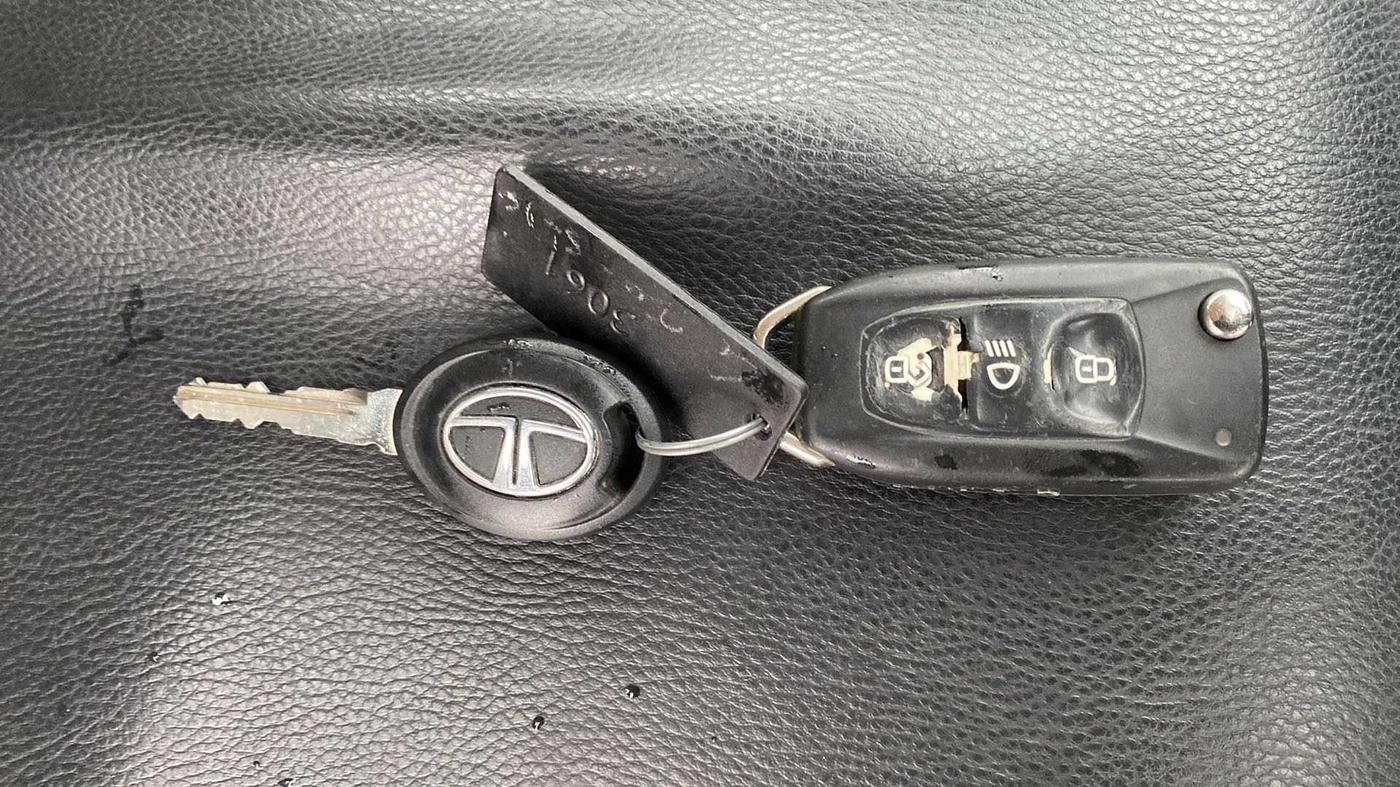 2015 Tata Zest XTA F-TRONIC DIESEL, Diesel, Automatic, 79,684 km, Key Close Up