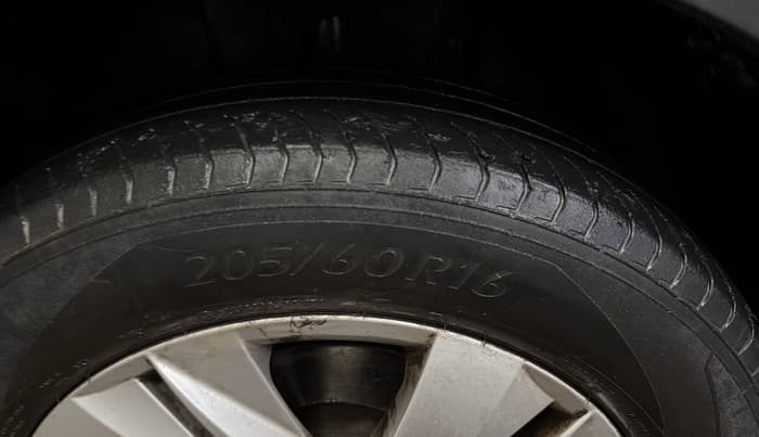 2022 Skoda KUSHAQ AMBITION 1.0L TSI MT, Petrol, Manual, 65,563 km, Left Front Tyre Tread