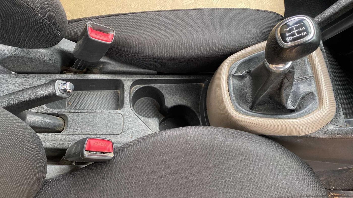 2014 Hyundai Xcent S 1.2, Petrol, Manual, 67,704 km, Gear Lever