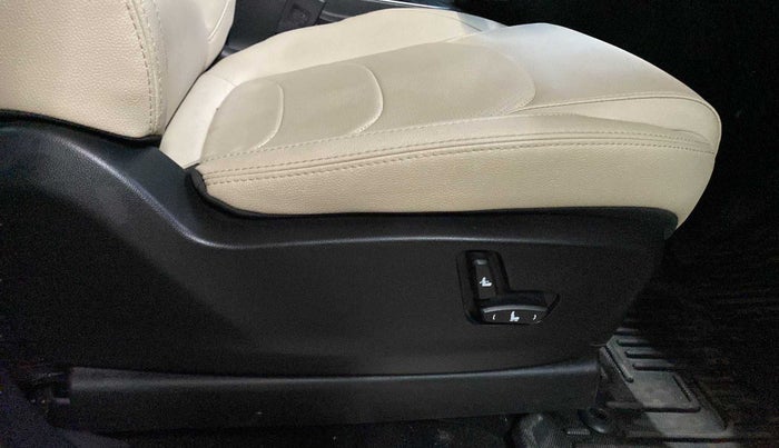 2023 MG HECTOR SHARP PRO 1.5 TURBO MT PETROL, Petrol, Manual, 10,349 km, Driver Side Adjustment Panel