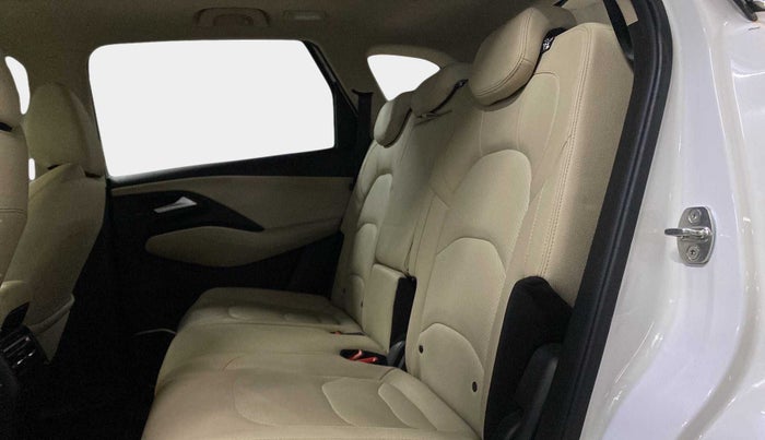 2023 MG HECTOR SHARP PRO 1.5 TURBO MT PETROL, Petrol, Manual, 10,349 km, Right Side Rear Door Cabin