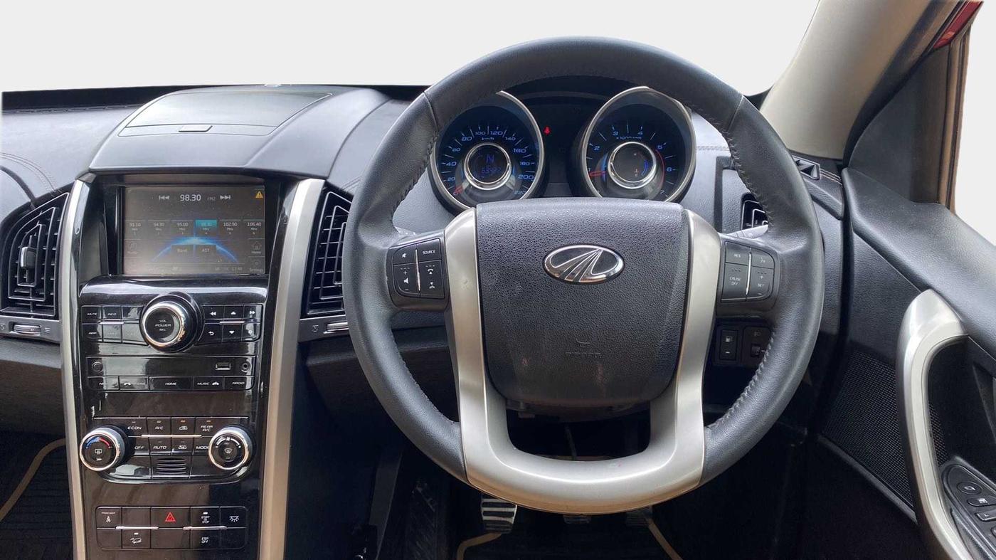 2018 Mahindra XUV500 W11, Diesel, Manual, 63,473 km, Steering Wheel Close Up