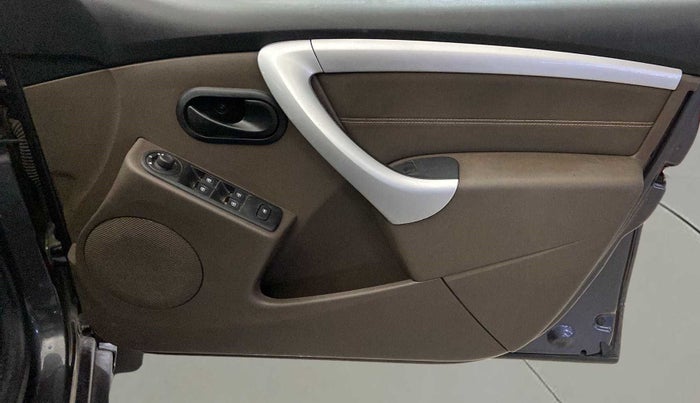 2018 Renault Duster RXL PETROL, Petrol, Manual, 98,751 km, Driver Side Door Panels Control