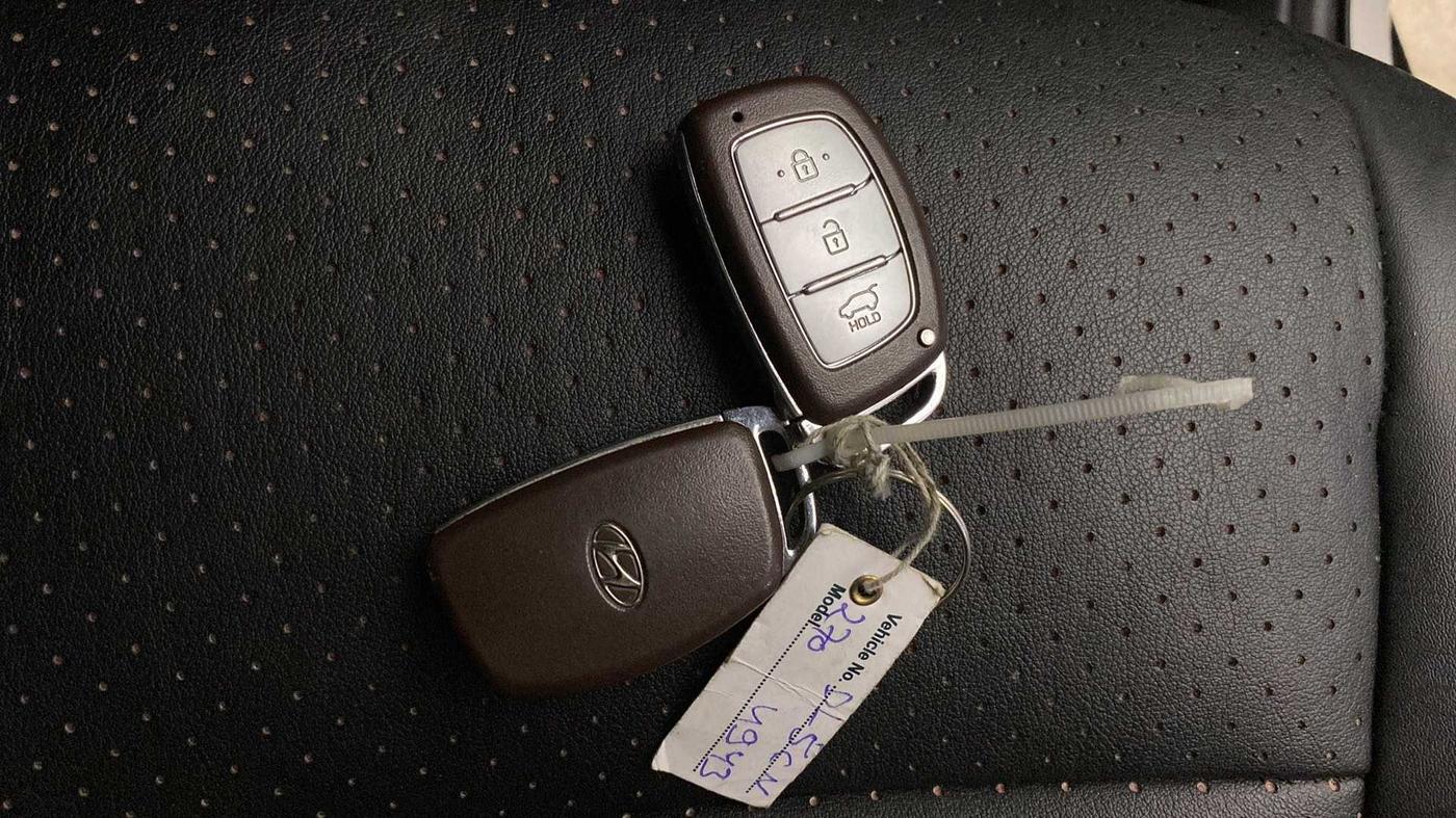 2016 Hyundai Creta SX PLUS AT 1.6 PETROL, Petrol, Automatic, 61,059 km, Key Close Up